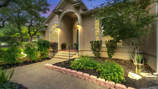 907 Riley Ln, San Antonio, TX 78260-4314