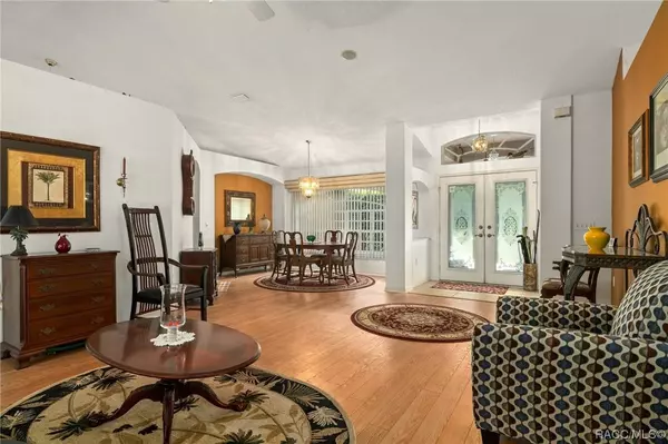 9819 W Pinespring CT, Crystal River, FL 34428