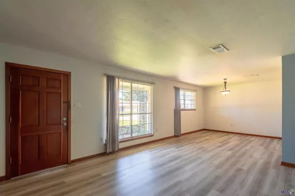 8250 GLADEWOOD DR, Baton Rouge, LA 70806