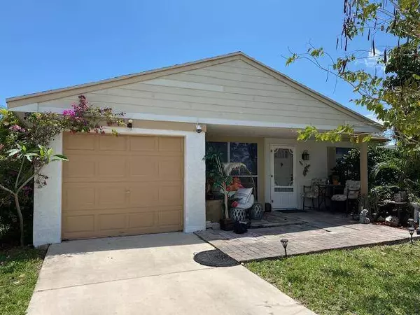 8275 Cedar Hollow LN, Boca Raton, FL 33433