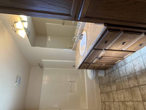 7518 Larkfield Ln, White City, OR 97503