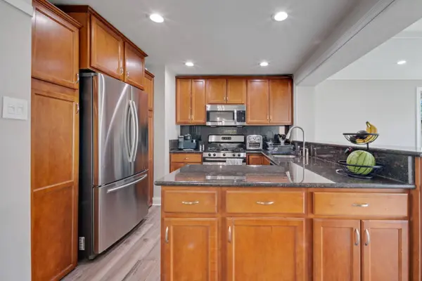 4144 Custer Avenue, Brookfield, IL 60513