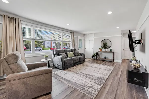 4144 Custer Avenue, Brookfield, IL 60513