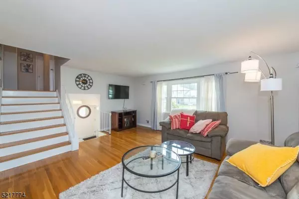 172 Abbe Ln, Clifton City, NJ 07013