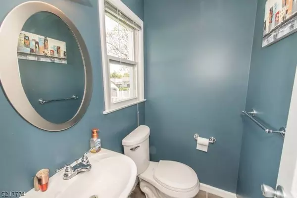 172 Abbe Ln, Clifton City, NJ 07013