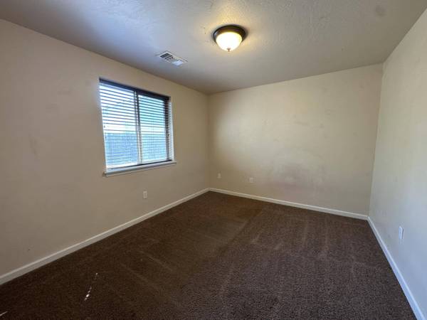 7518 Larkfield Ln, White City, OR 97503