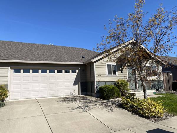 7518 Larkfield Ln, White City, OR 97503
