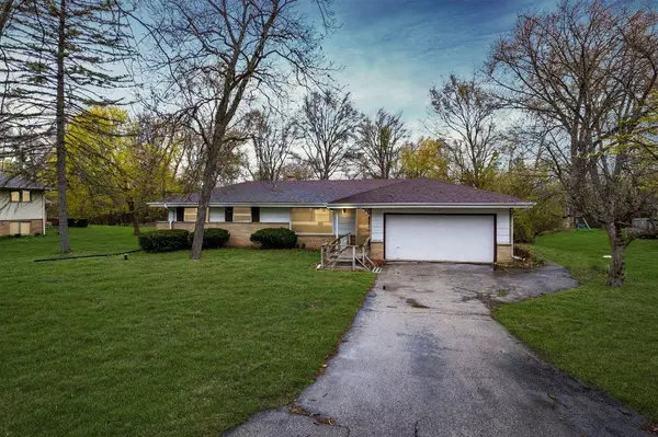 12222 W Belmar Dr, Franklin, WI 53132