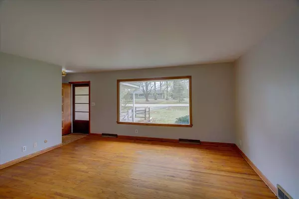 12222 W Belmar Dr, Franklin, WI 53132