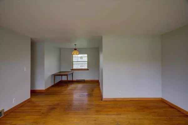 12222 W Belmar Dr, Franklin, WI 53132