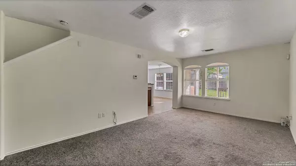 6338 Royal Ridge, San Antonio, TX 78239-1626