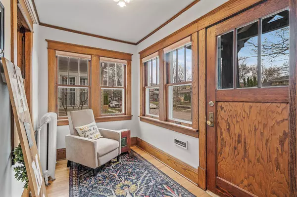 465 Warwick ST, Saint Paul, MN 55105