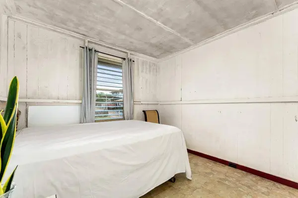 953 Akaaka St, Makawao, HI 96768