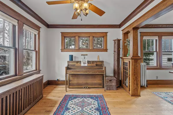 465 Warwick ST, Saint Paul, MN 55105