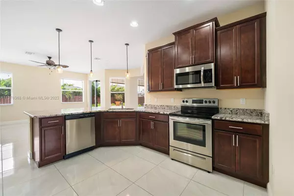 538 SW Kabot Ave, Port St. Lucie, FL 34953