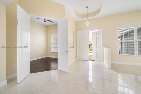 538 SW Kabot Ave, Port St. Lucie, FL 34953