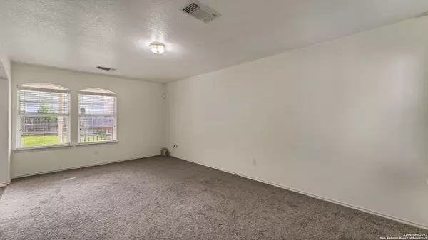 6338 Royal Ridge, San Antonio, TX 78239-1626