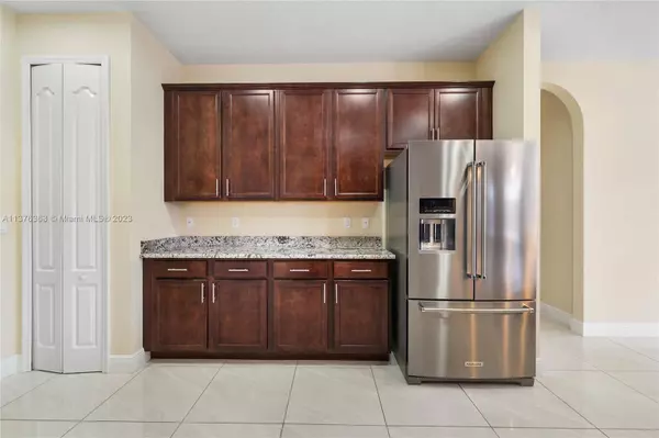 538 SW Kabot Ave, Port St. Lucie, FL 34953