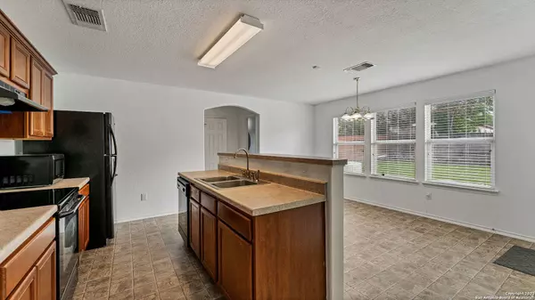 6338 Royal Ridge, San Antonio, TX 78239-1626