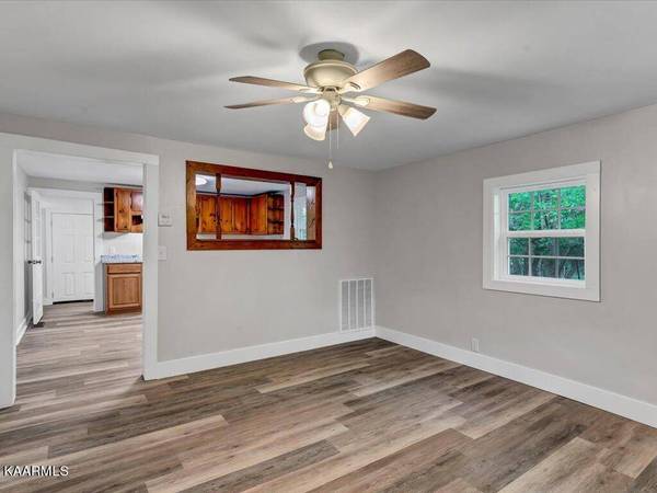 728 Old Point Pleasant Rd, Newport, TN 37821