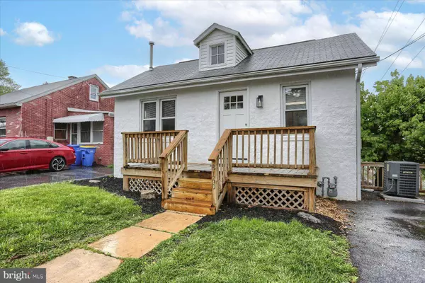 8160 CHAMBERS HILL RD, Harrisburg, PA 17111