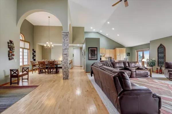 1401 Tierney Dr, Waunakee, WI 53597