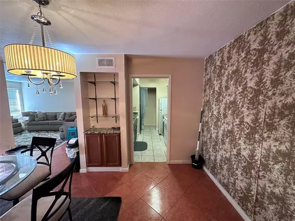 9090 S Braeswood BLVD #107, Houston, TX 77074