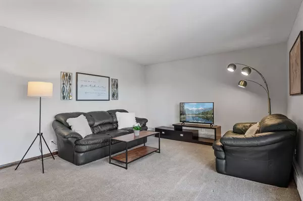 5607 Green Circle DR #223, Minnetonka, MN 55343