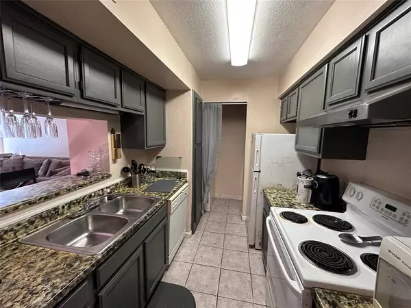 9090 S Braeswood BLVD #107, Houston, TX 77074