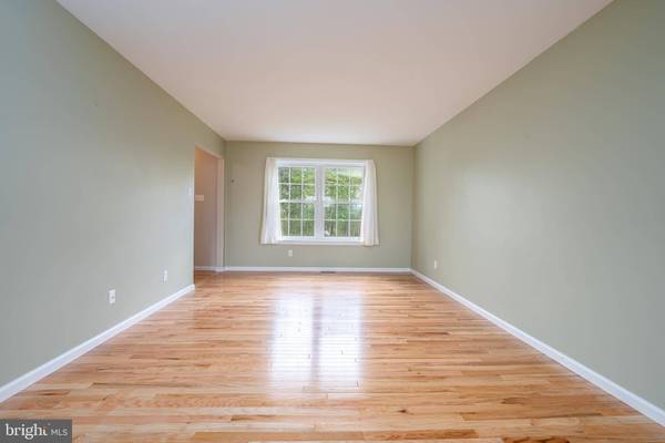 5089 MCLEAN STATION RD, Green Lane, PA 18054