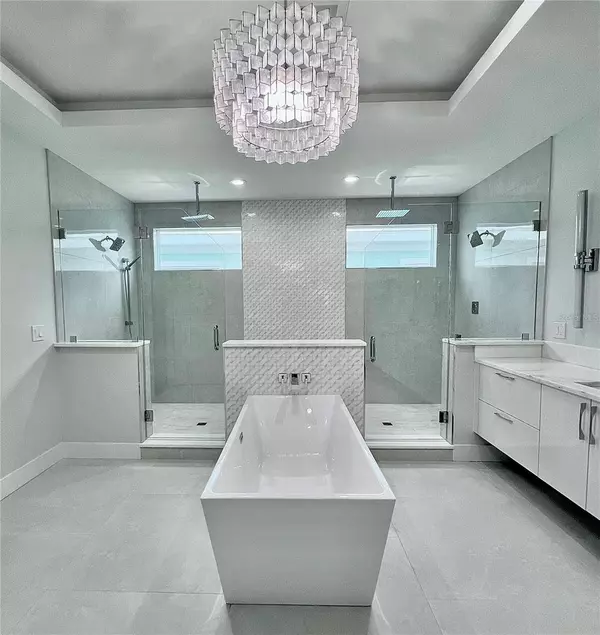 32 GULF BLVD, Indian Rocks Beach, FL 33785