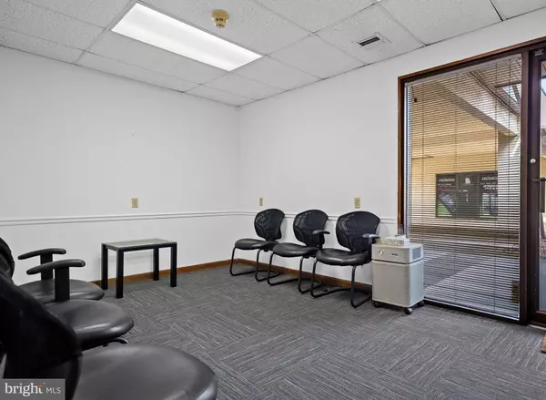 2630 E CHESTNUT AVE #4 & 5, Vineland, NJ 08361