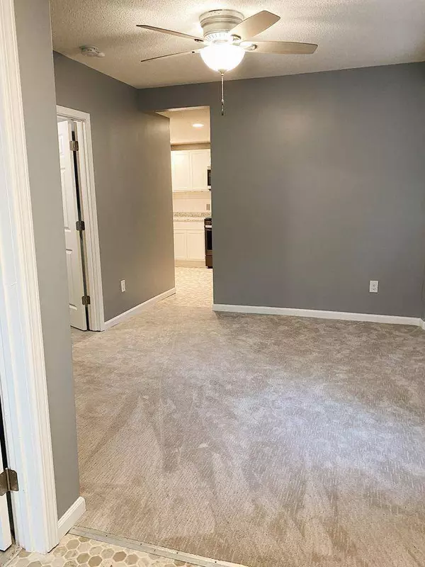 941 Greenbrier ST, Saint Paul, MN 55106