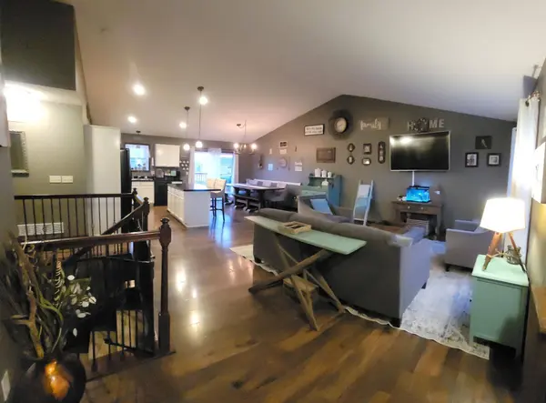 885 Fox CT, Norwood Young America, MN 55397