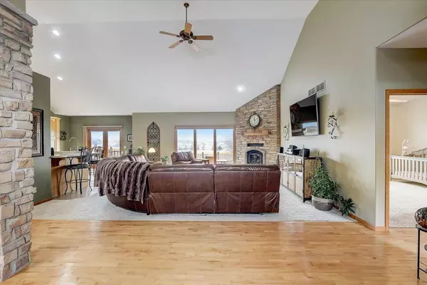 1401 Tierney Dr, Waunakee, WI 53597