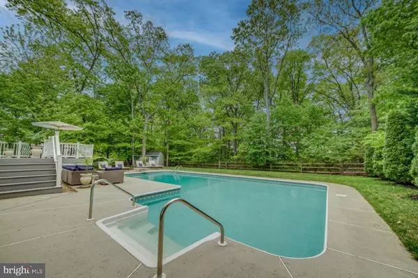 13 HICKORY RIDGE CT, Mullica Hill, NJ 08062