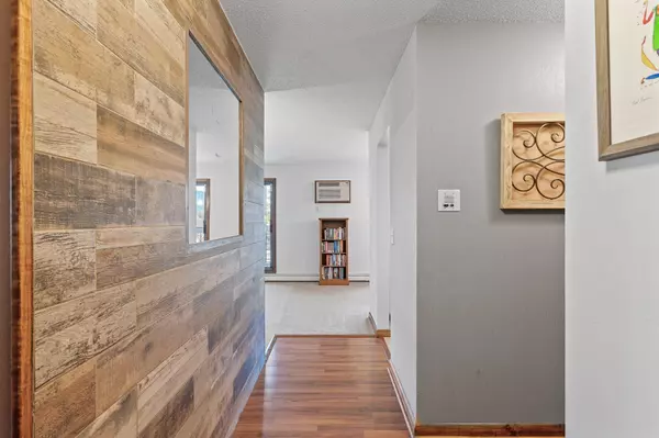 5607 Green Circle DR #223, Minnetonka, MN 55343