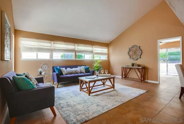 17473 Plaza Abierto #32, San Diego, CA 92128