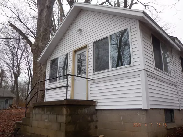 6050 W Guernsey Lake Road, Delton, MI 49046