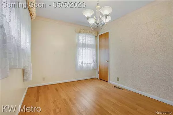 415 CHARLEVOIX Street, Clawson, MI 48017