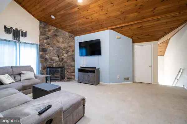 420 BROWN BRIAR CIR, Horsham, PA 19044