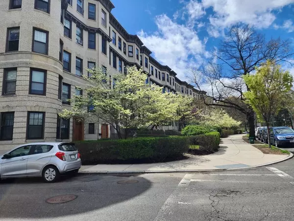 5 Braemore Rd #5, Boston, MA 02135