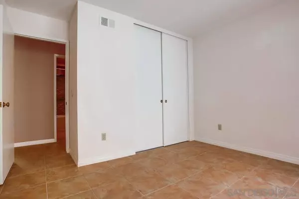 17473 Plaza Abierto #32, San Diego, CA 92128