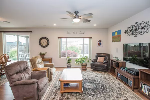 10055 Stiller CT, Elk Grove, CA 95757