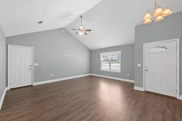 321 Apple Drive, Crestview, FL 32536