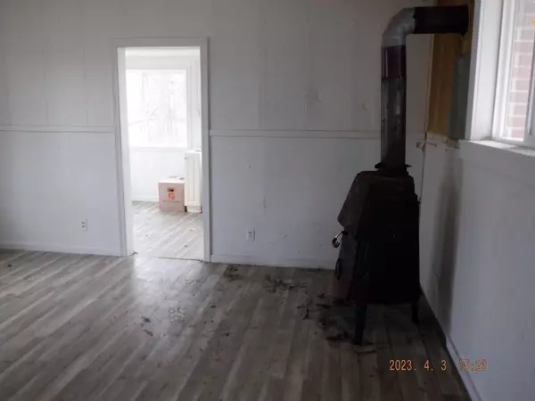 6050 W Guernsey Lake Road, Delton, MI 49046