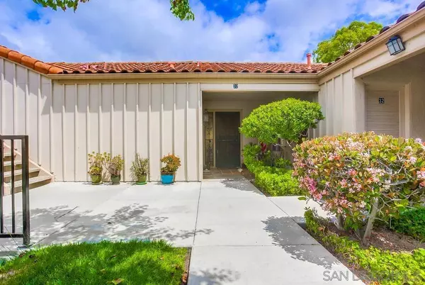 17473 Plaza Abierto #32, San Diego, CA 92128