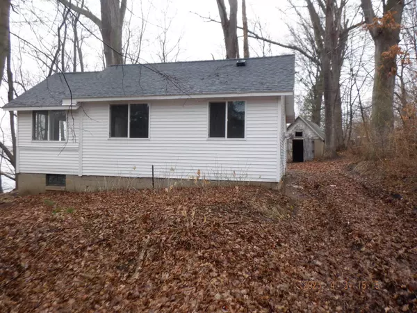 6050 W Guernsey Lake Road, Delton, MI 49046