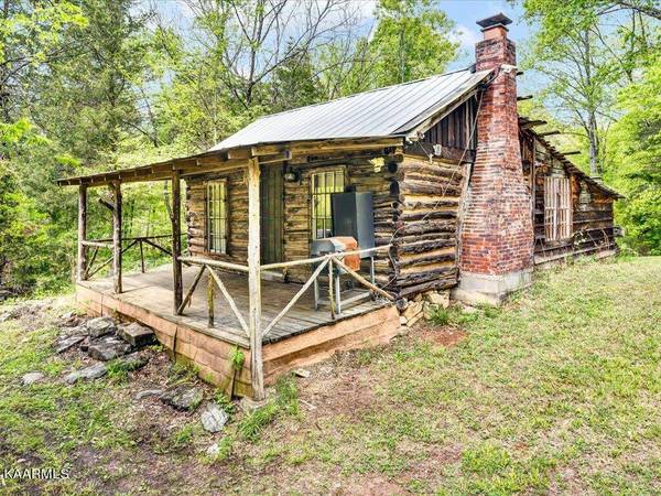 135 Jetty WAY, Bybee, TN 37713