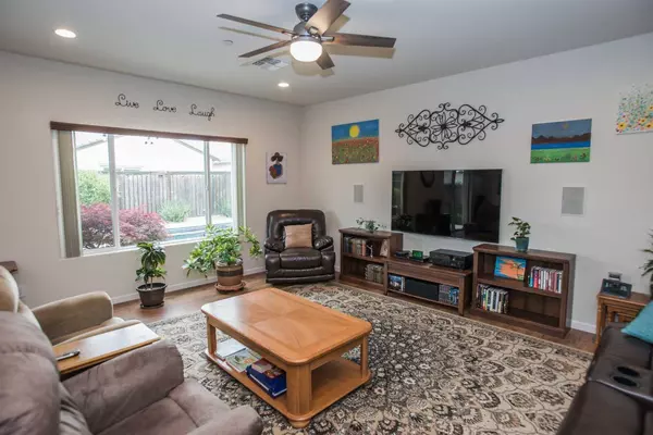 10055 Stiller CT, Elk Grove, CA 95757